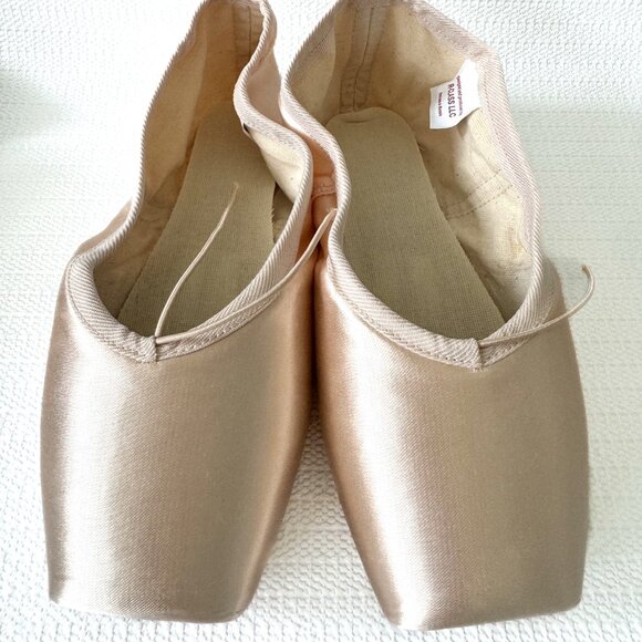Suffolk Regent Pointe Shoes 6 XXXX ST - Picture 1 of 6